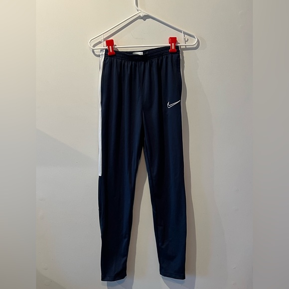 Youth Nike dry fit joggers - Picture 1 of 5